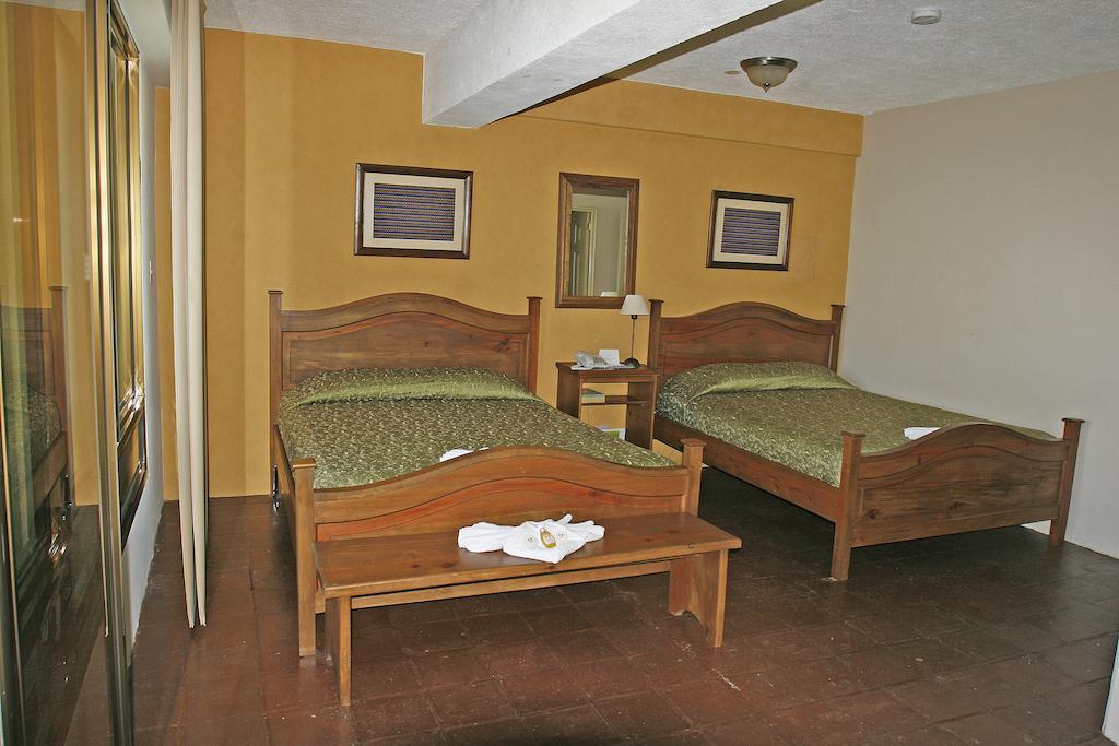 Hotel La Riviera De Atitlan ปานาคาเชล ห้อง รูปภาพ